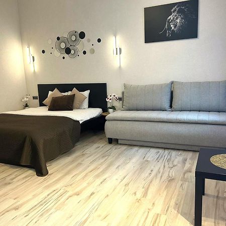Leo Apartment Obchodna - Delux Братислава Екстер'єр фото