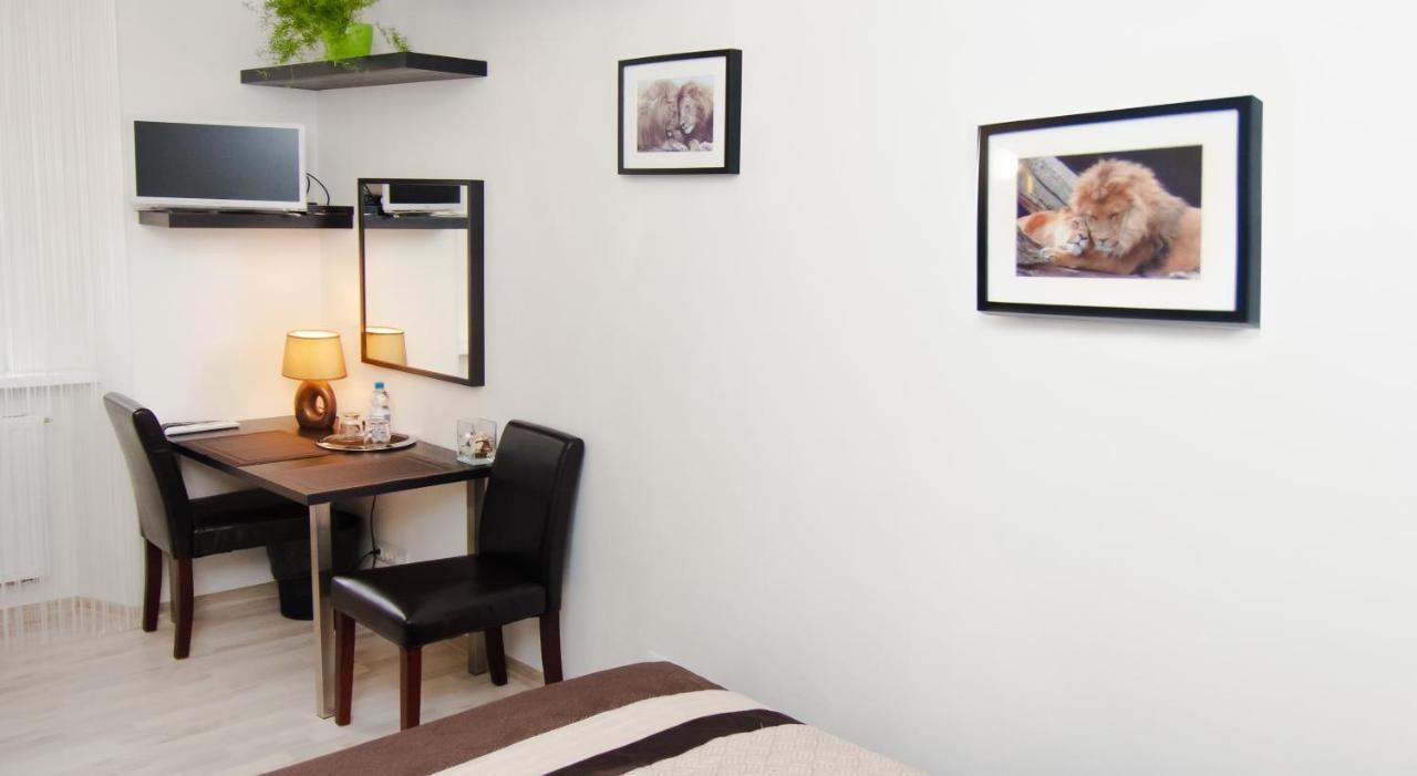 Leo Apartment Obchodna - Delux Братислава Екстер'єр фото